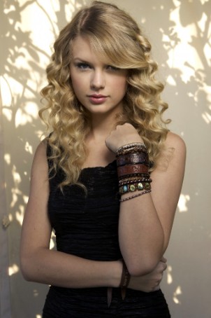 Taylor Swift Bracelet on Wear Homemade And Unique Bracelets  To Get The Taylor Swift
